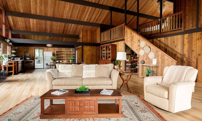 Volcano Cabin | Kamaka Cabin -A rainforest retreat near Natl. Park