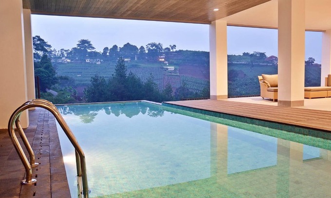 Bandung Villa | Kamala Plantation View 10BR Infinity pool+billiard