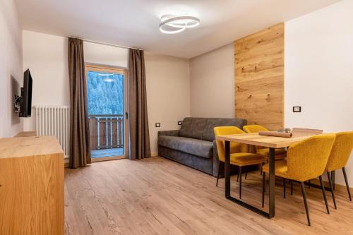 Campitello di Fassa Apartment | Kamerloy Apartments F