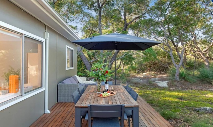 Currarong Cottage | Kangaroo Cottage – Where coast and bush meet