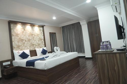 Gandhi Nagar Hotel | Kanishka Grand
