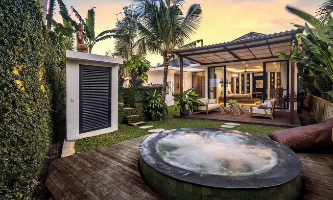 Babakan Villa | Kaori Loft - Romantic 1BR Villa with Jacuzzi and garden view