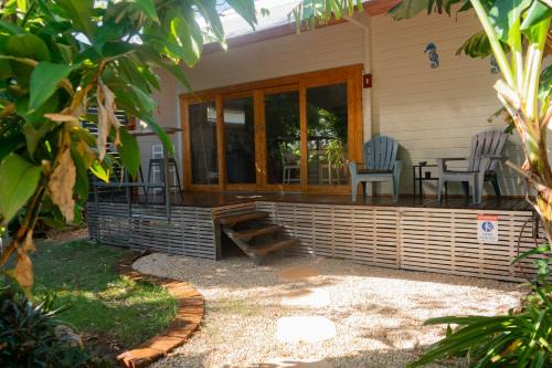 Horseshoe Bay House | Kapok Flower entire studio