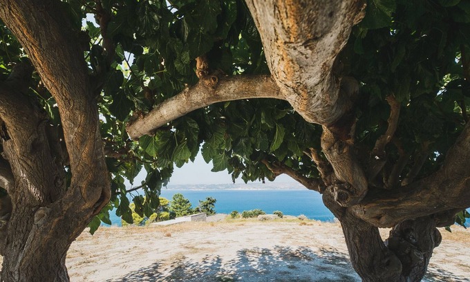 Kalyves House | Karavos View - A unique artists' hideaway Paradise