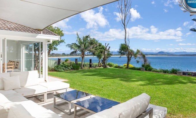 Culburra Beach House | Karelda - Pet Friendly - Absolute Waterfront - Stunning Views