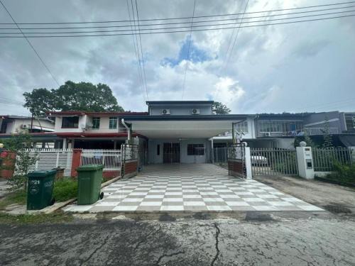 Kota Kinabalu House | Karen Homestay Likas