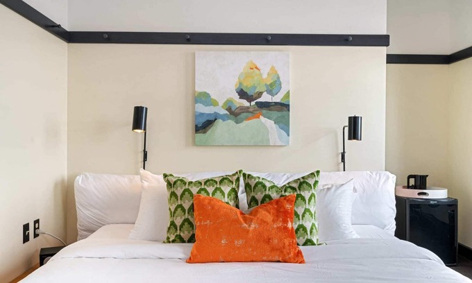 East Liberty Apartment | Kasa | Comfy Studio, Explore East Liberty | The Maverick