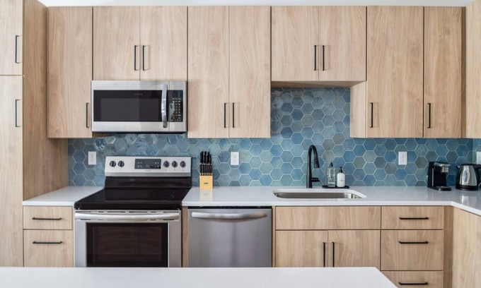 Harrison Apartment | Kasa | Enjoy Your Private Balcony, Bryn Mawr | Minneapolis