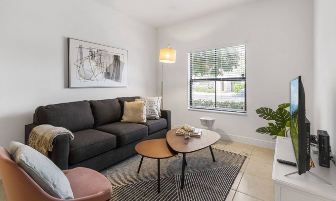 Davie Apartment | Kasa | Explore Dania Beach Pier & State Park | Fort Lauderdale