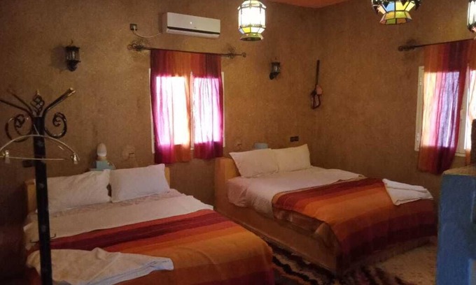 Taouz House | Kasbah Du Berger is your Sahara Hostel in Merzouga dunes. Welcome to the desert!