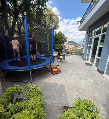 Kastoria Apartment | Kastoria Book House with yard