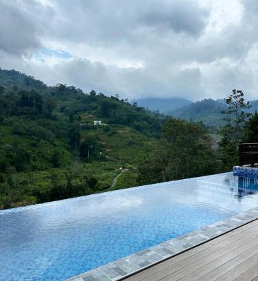 Bentong Villa | Kasturi D Manggis Janda Baik 8BR 4 Storey Bungalow Private Infinity Pool & Gunung Nuang View