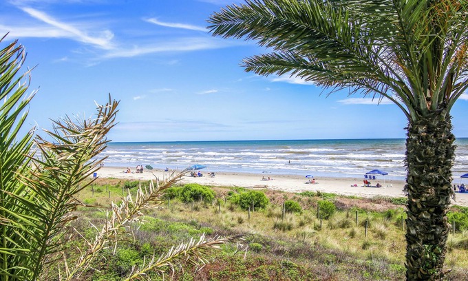 Beachside Village Cottage | Kathie's Beachfront Kottage