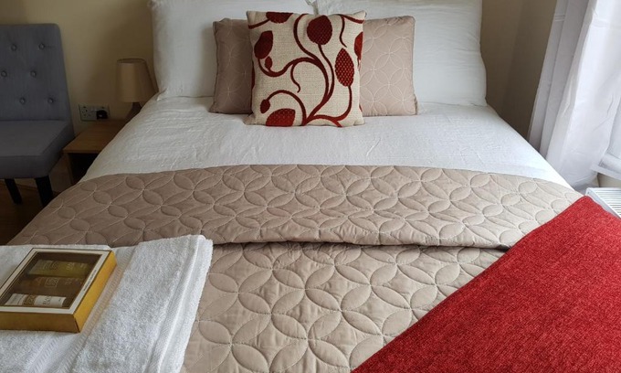 Enfield Hotel | Kathleen House Plus