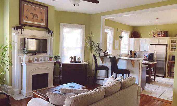 Lexington House | Kathy's Place -Horse park, Keeneland Racing, Bourbon Tours, UK Sports, Rupp Arena