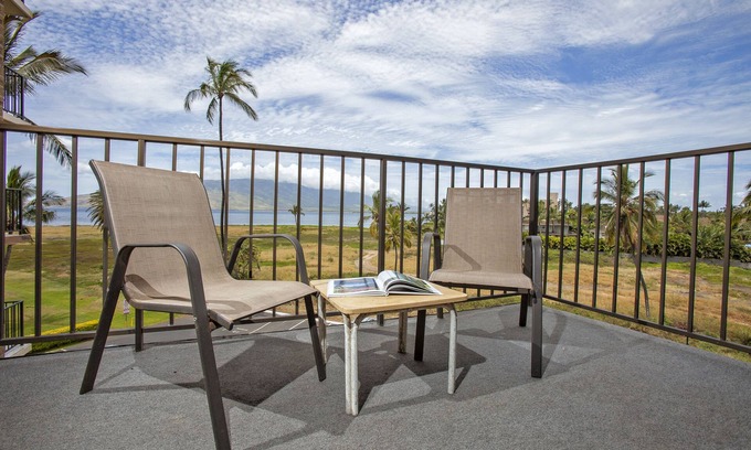 Kihei Condo | Kauhale Makai 410: 1 Br Ocean View @ Kihei ocean front resort location