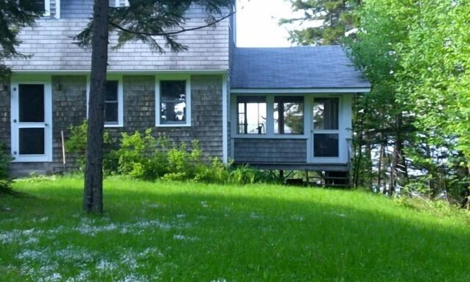 Brooksville Cottage | Kayaker's paradise at Piper's Nest Cottage overlooking Smith Cove