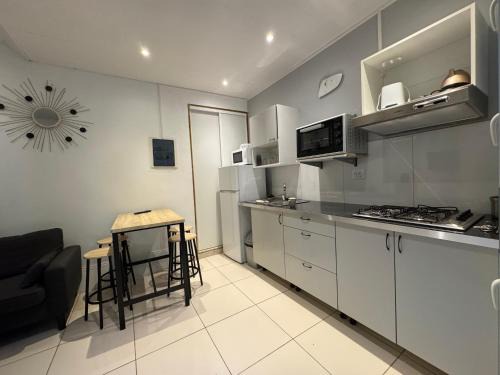 Le Robert Apartment | KaZ-a-RoRo