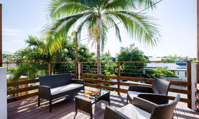Etang Sale Les Bains Apartment | Kaz Combava