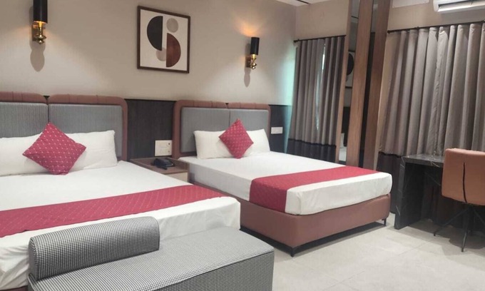 Triplicane Bed & Breakfast | KB MARINA PARK