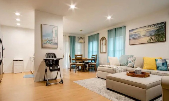 Jupiter House | Keep calm in Jupiter! 5 mins to the Beaches ++