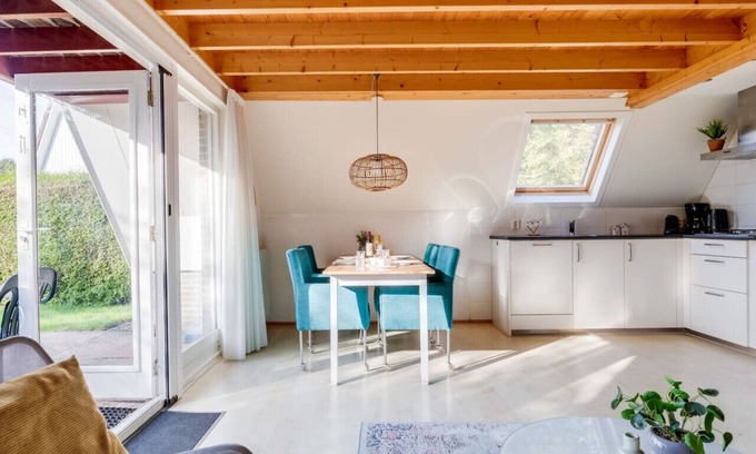 Zwiggelte House | Keep I Charming Cottage with Exclusive Garden