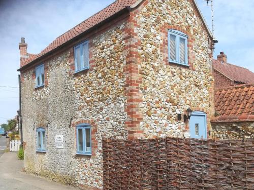 Docking House | Keepers Cottage