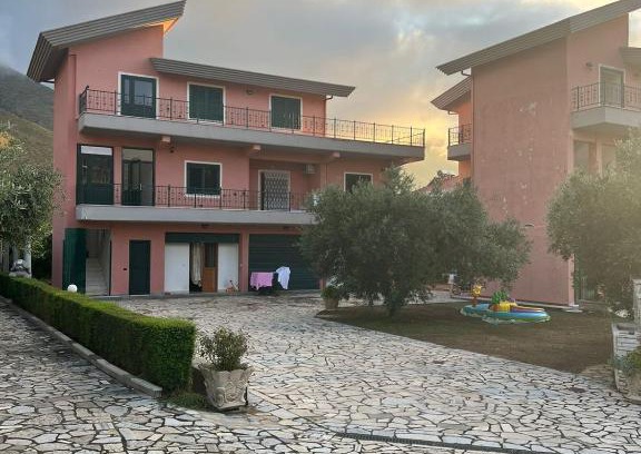 Orikum House | Keiti's home