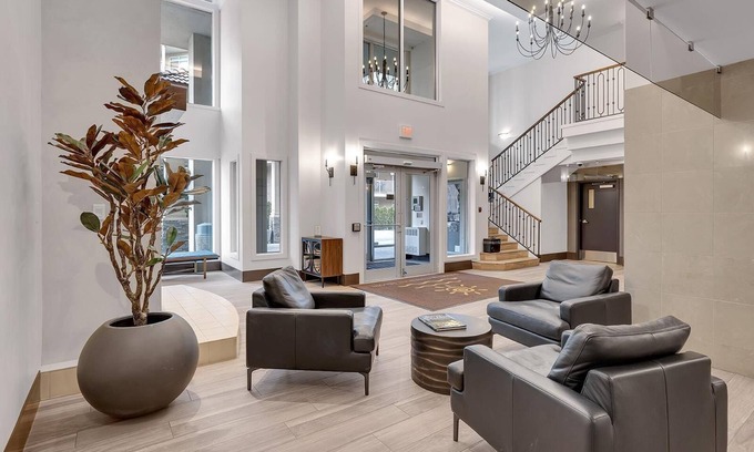 Central Okanagan Condo | Kelowna Lakeview Condo at Sunset Waterfront Resort