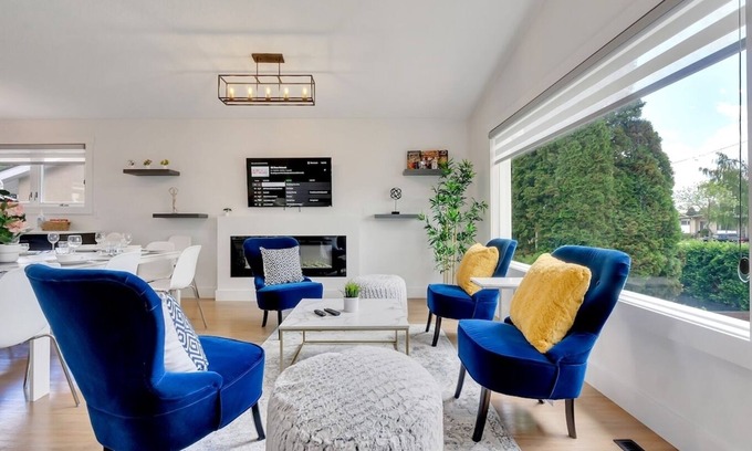 Edmonton House | Kelvin - Modern Renovated Home Near Downtown!