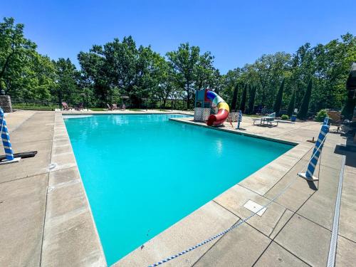 Branson House | Kemper's Cabin in the Ozarks - Onsite amenities