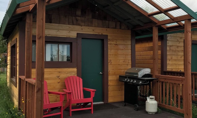 Soldotna House | Kenai River Fishing Cabin #2 30 feet from the riverbank