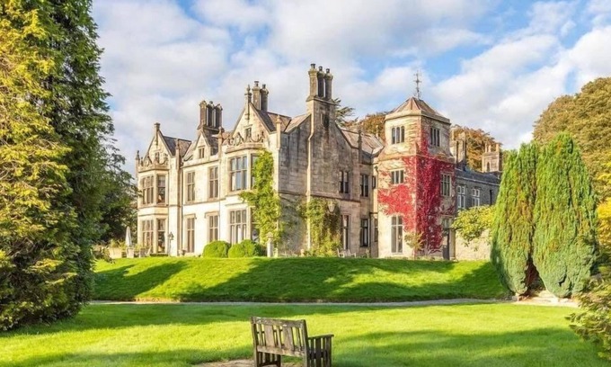 Kendal Apartment | Kendal - Summerlands Hall Gothic Apartment