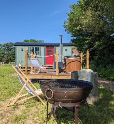 Staplefield House | Kenny’s Hut