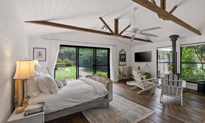 Ravensbourne Apartment | Kenti's Studio - Relaxed getaway amongst nature
