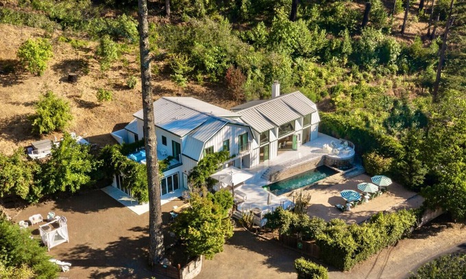 Kenwood Villa | Kenwood Lodge - 5 Bedroom/En-suite, Pool, Views
