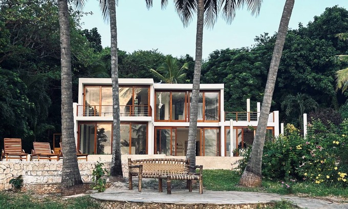 Msambweni Villa | Kenya Luxury Villa Beachfront in Msambweni, AC, 3BDRS, Infinity pool
