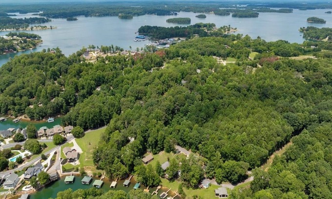 Normandy Shores House | Keoweenie Lake Side Cottage