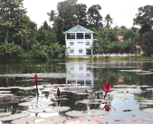 Perumbavoor House | Kerala Ayurveda and yoga for women sn