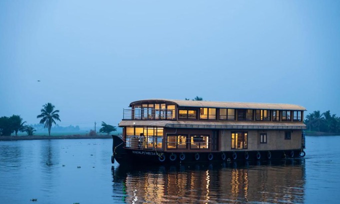 Alappuzha Boat Rental | Kerala Boathouse