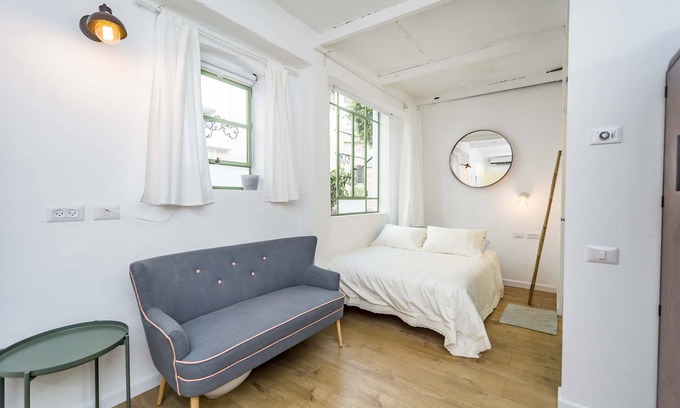 Tel Aviv Apartment | Kerem Hatemanim Suite