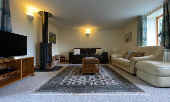 East Lewiston Apartment | Kerrowdown Cottage-Self Catering for 4 in the Highlands