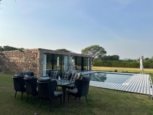 Shavri Colony Villa | Kesar Farm House on the Lake