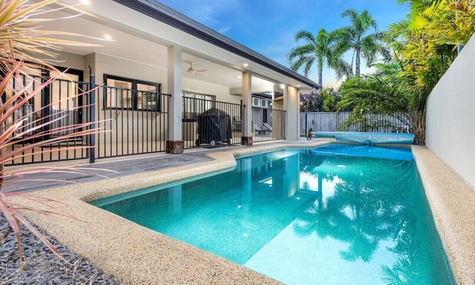 Kewarra Beach House | Kewarra Beach King Bed 4BR House; Pool, BBQ, Dog Friendly