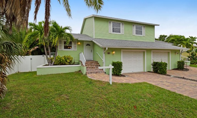 Holmes Beach House | Key Lime Cottage West
