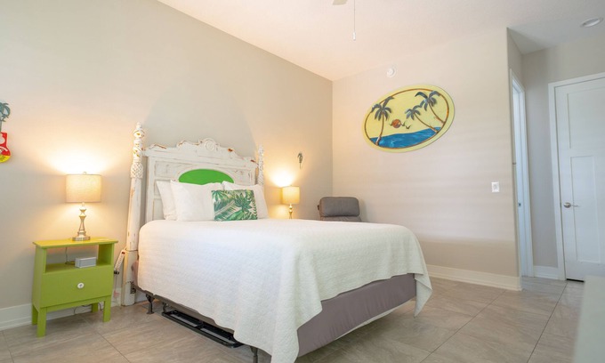 Dunedin Cottage | Key West Style Cottage - with pool/hot-tub