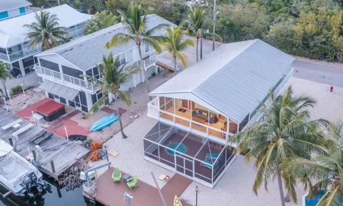 Sexton Cove Estates House | Keys Paradise 3/3 Waterfront, Jacuzzi, Kayaks+More