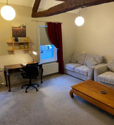 Dalston Apartment | Kezbah 1, 22 the square centre of Dalston village