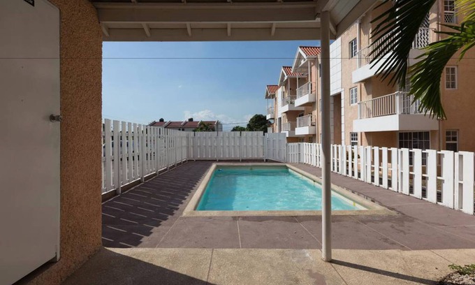Barbican Apartment | Kgn Most Centrally Located One Bdrm II