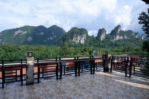 Khlong Sok Hotel | Khao Sok Nature Place - SHA Certified